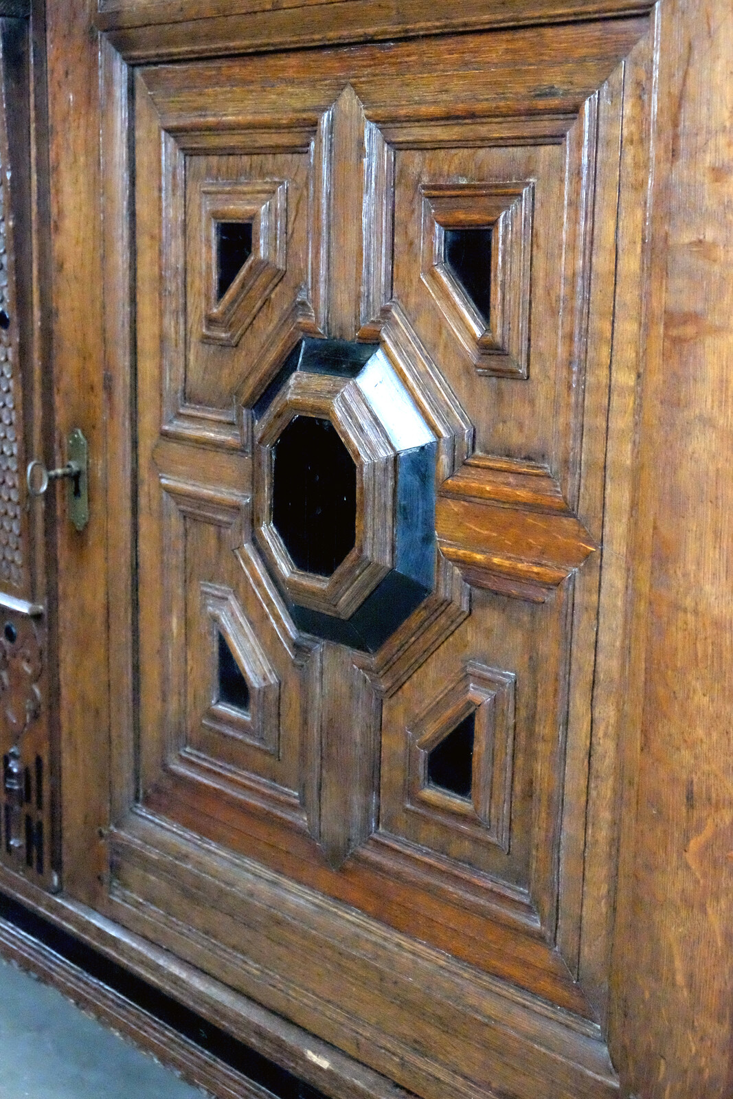 Fine Dutch 17th Century Zeeuwse Kast