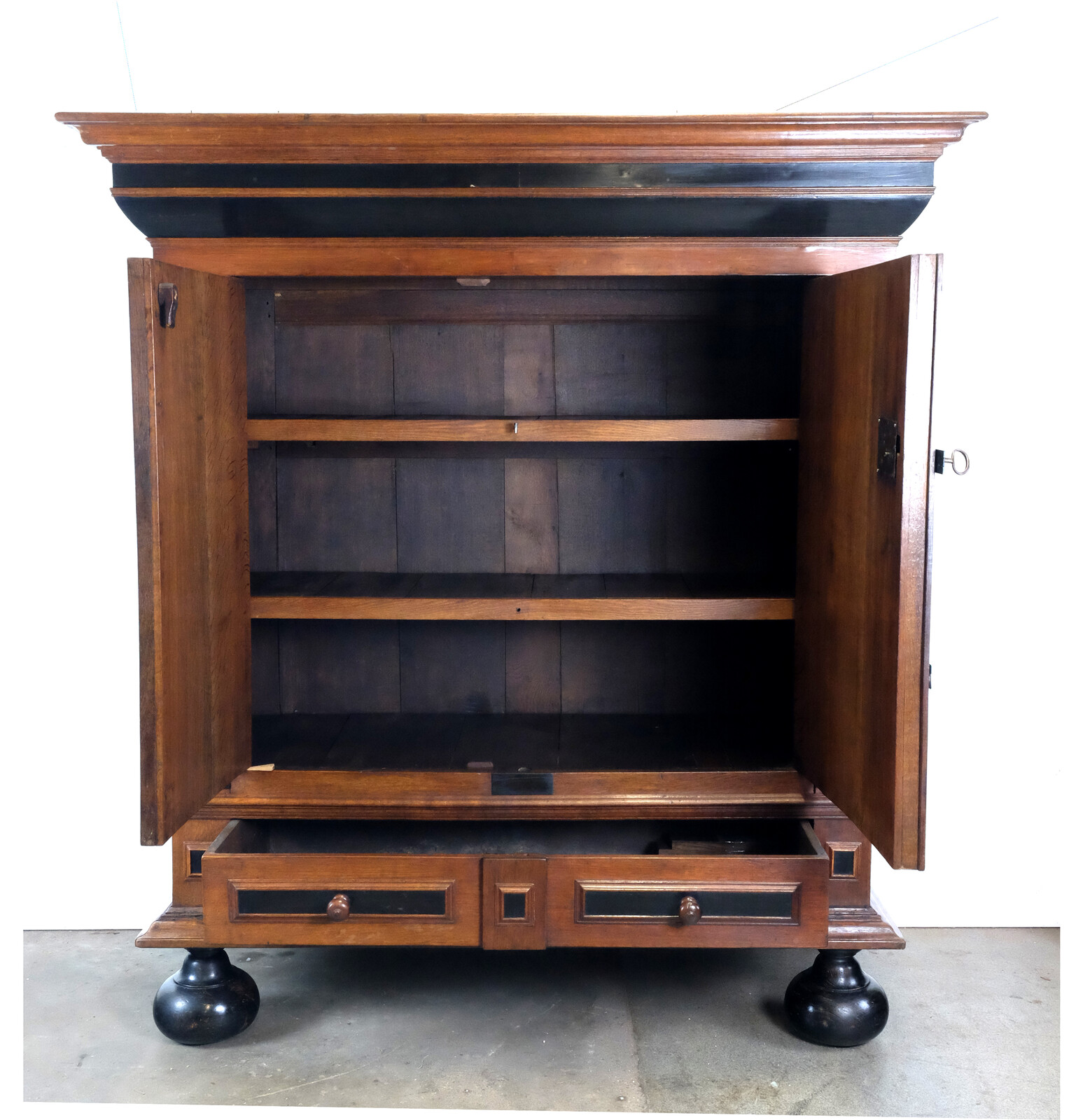 Fine Dutch 18th century Kussenkast, Cushion Cabinet
