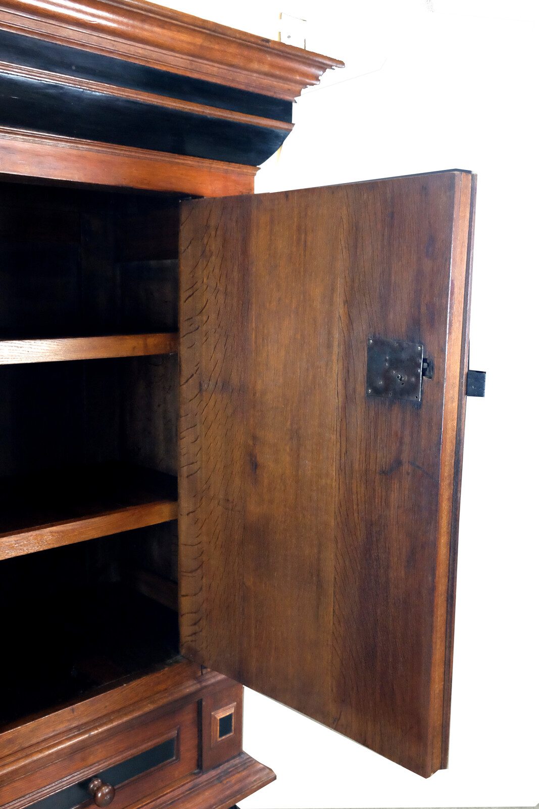 Fine Dutch 18th century Kussenkast, Cushion Cabinet