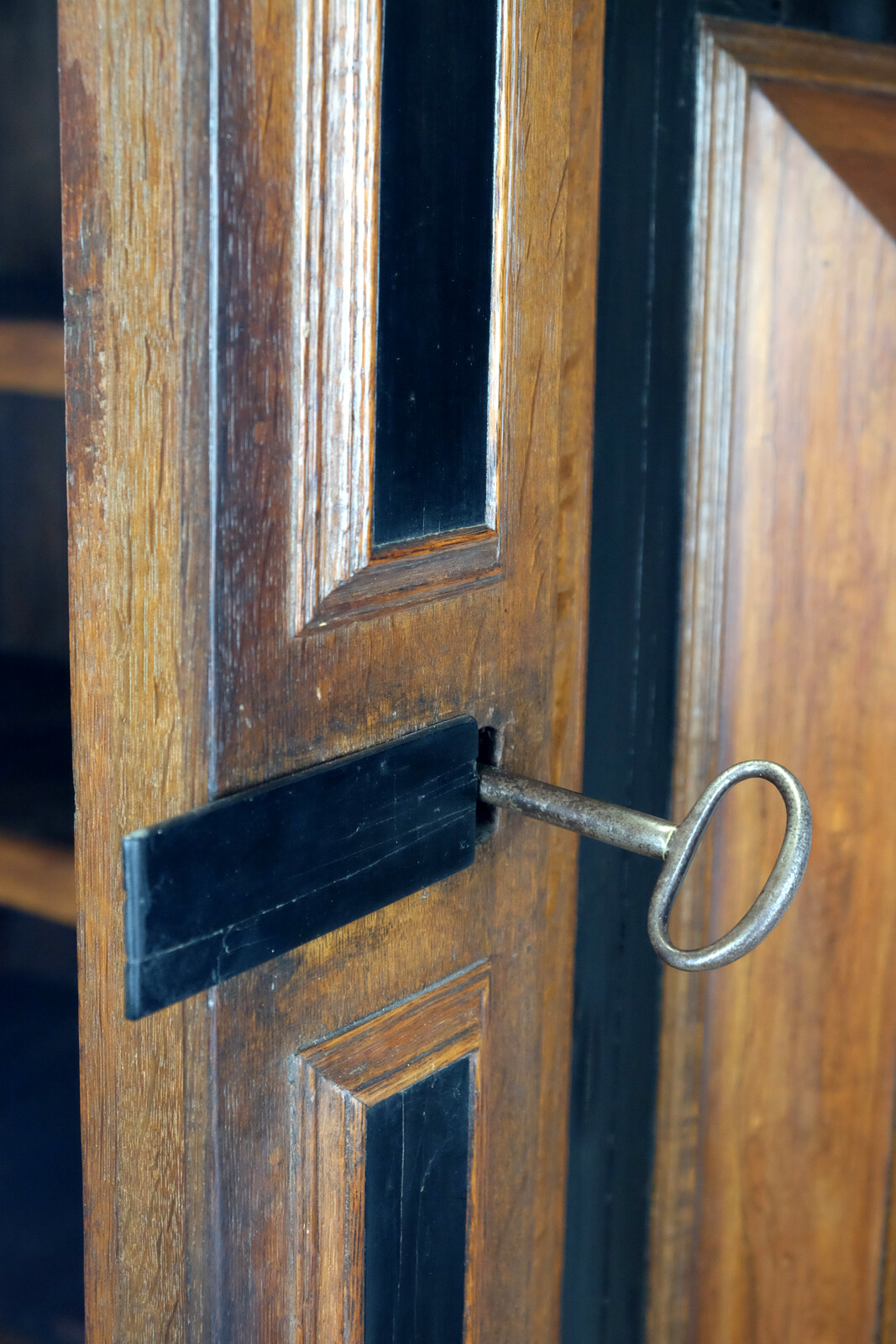 Fine Dutch 18th century Kussenkast, Cushion Cabinet
