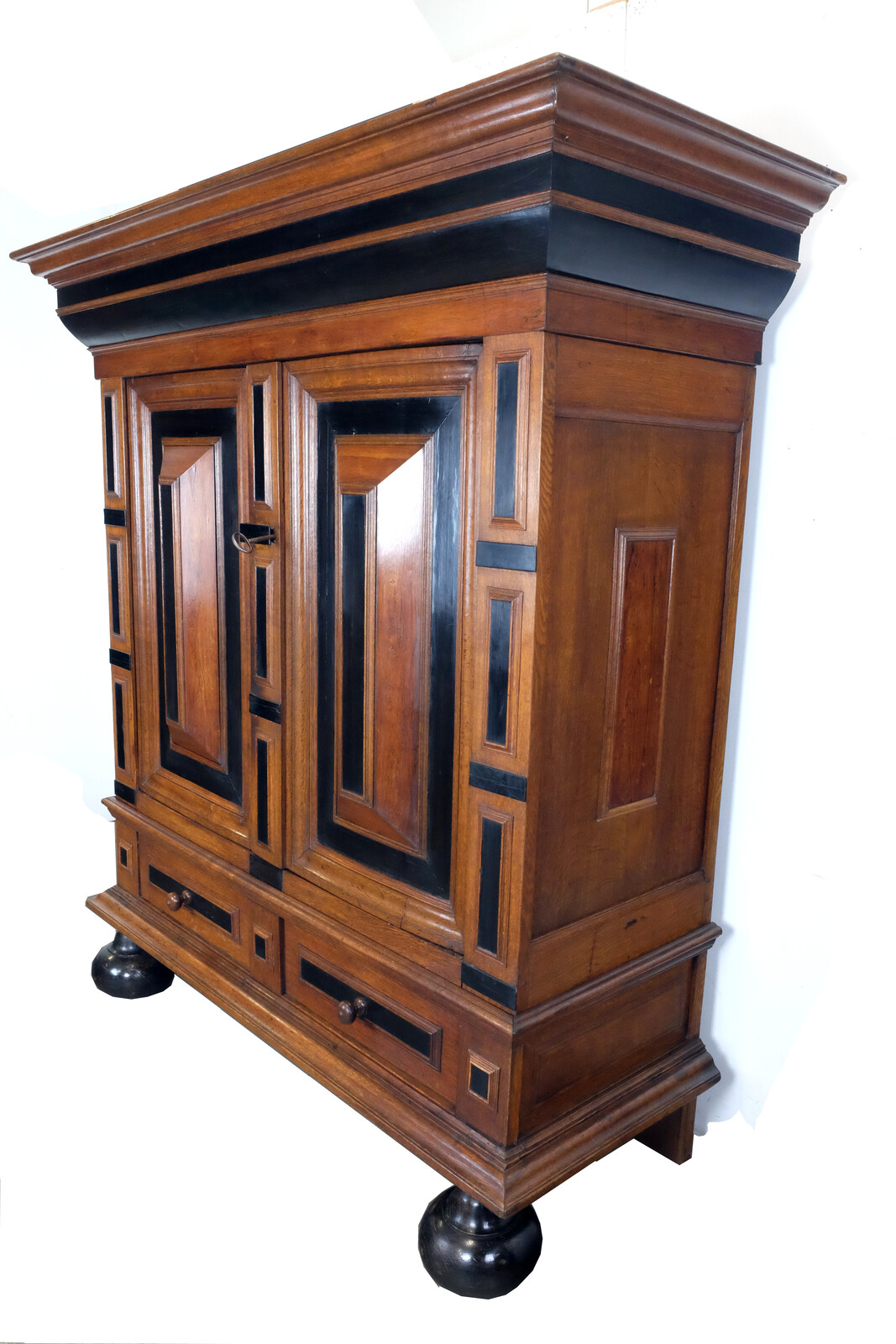 Fine Dutch 18th century Kussenkast, Cushion Cabinet