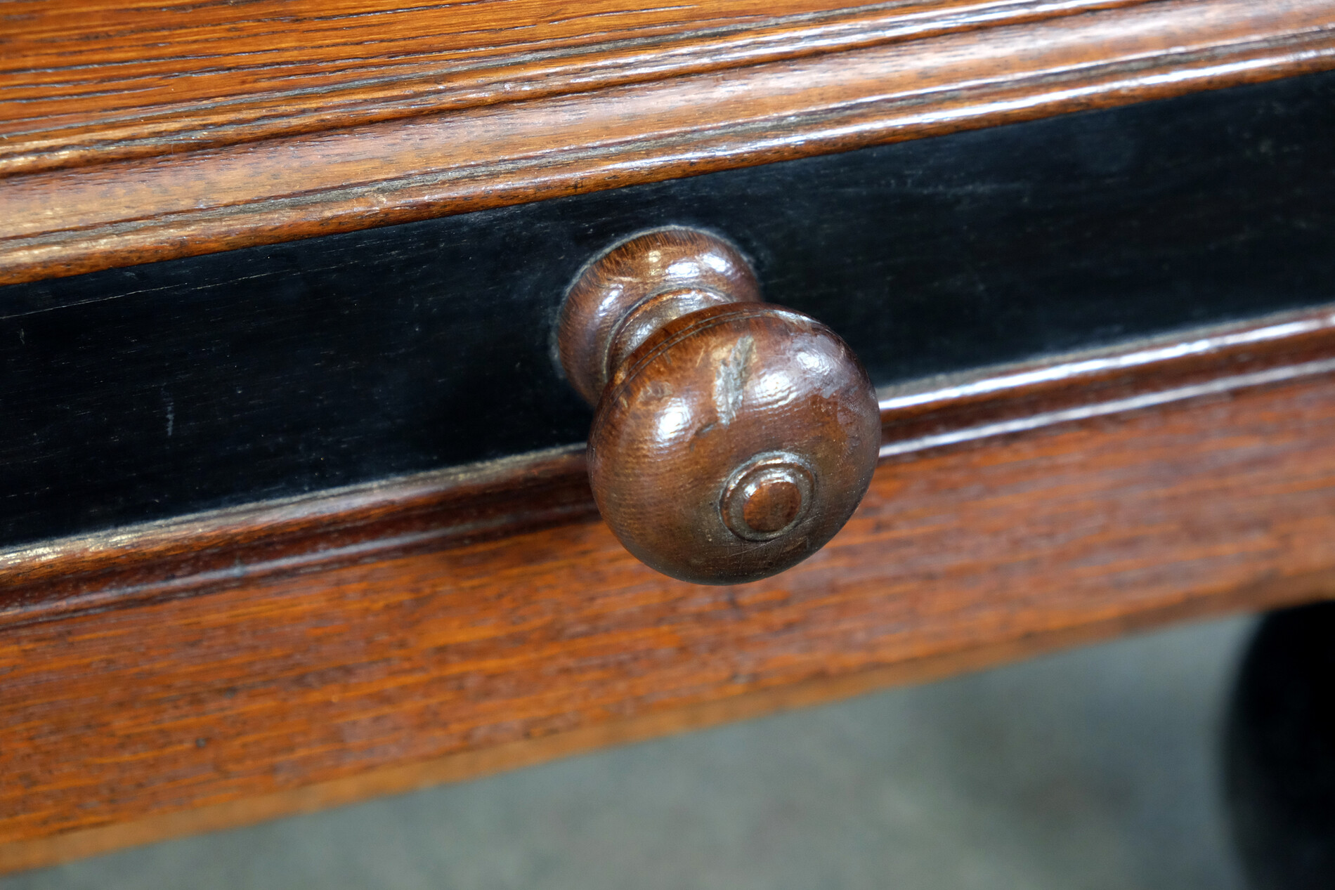 Fine Dutch 18th century Kussenkast, Cushion Cabinet