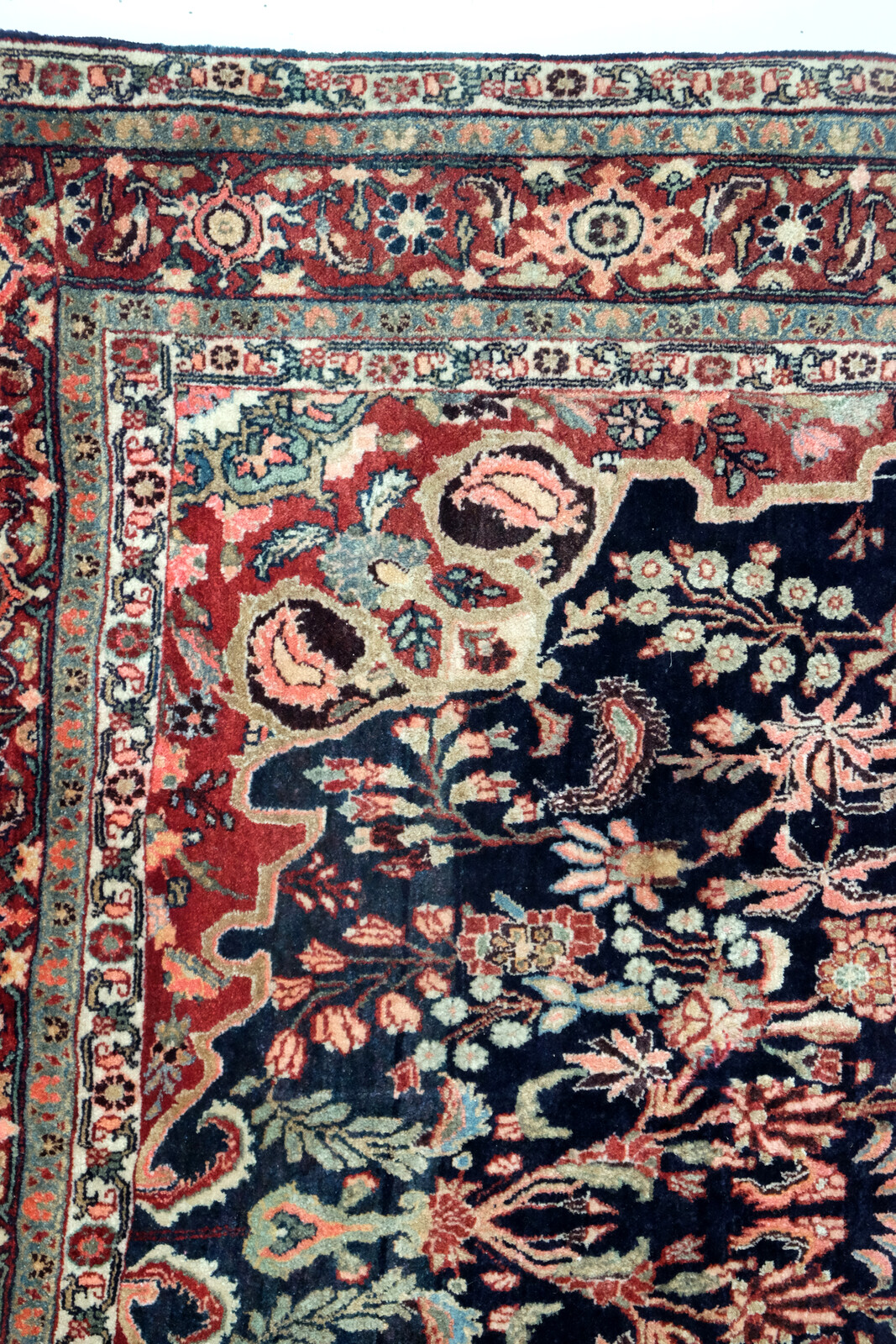 Fine early 20th century Farahan Sarough