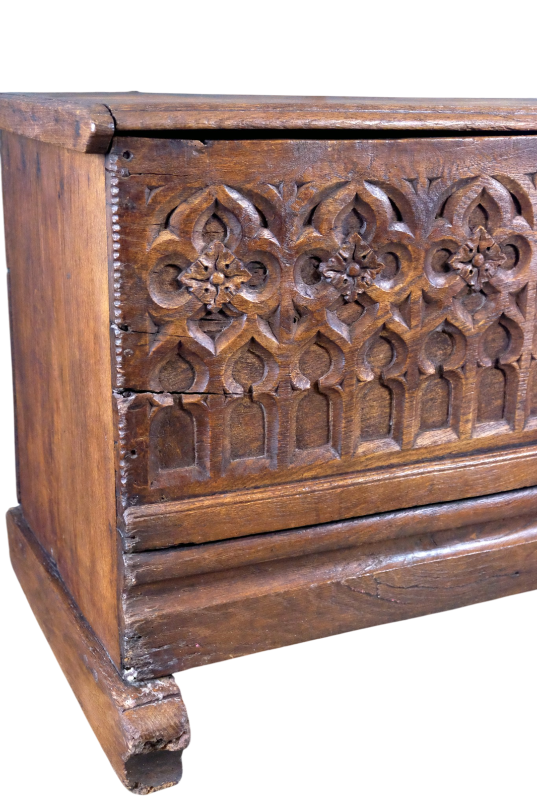 Gothic chest Oak 
