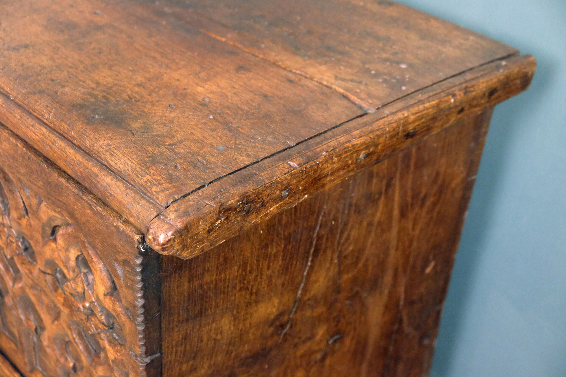 Gothic chest Oak 