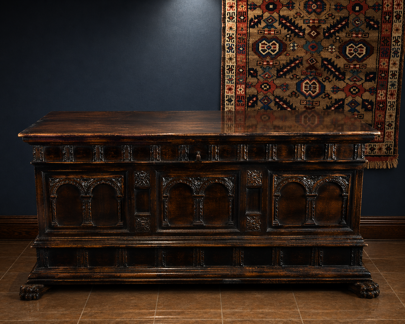 Italia Cassone walnut 18th century 