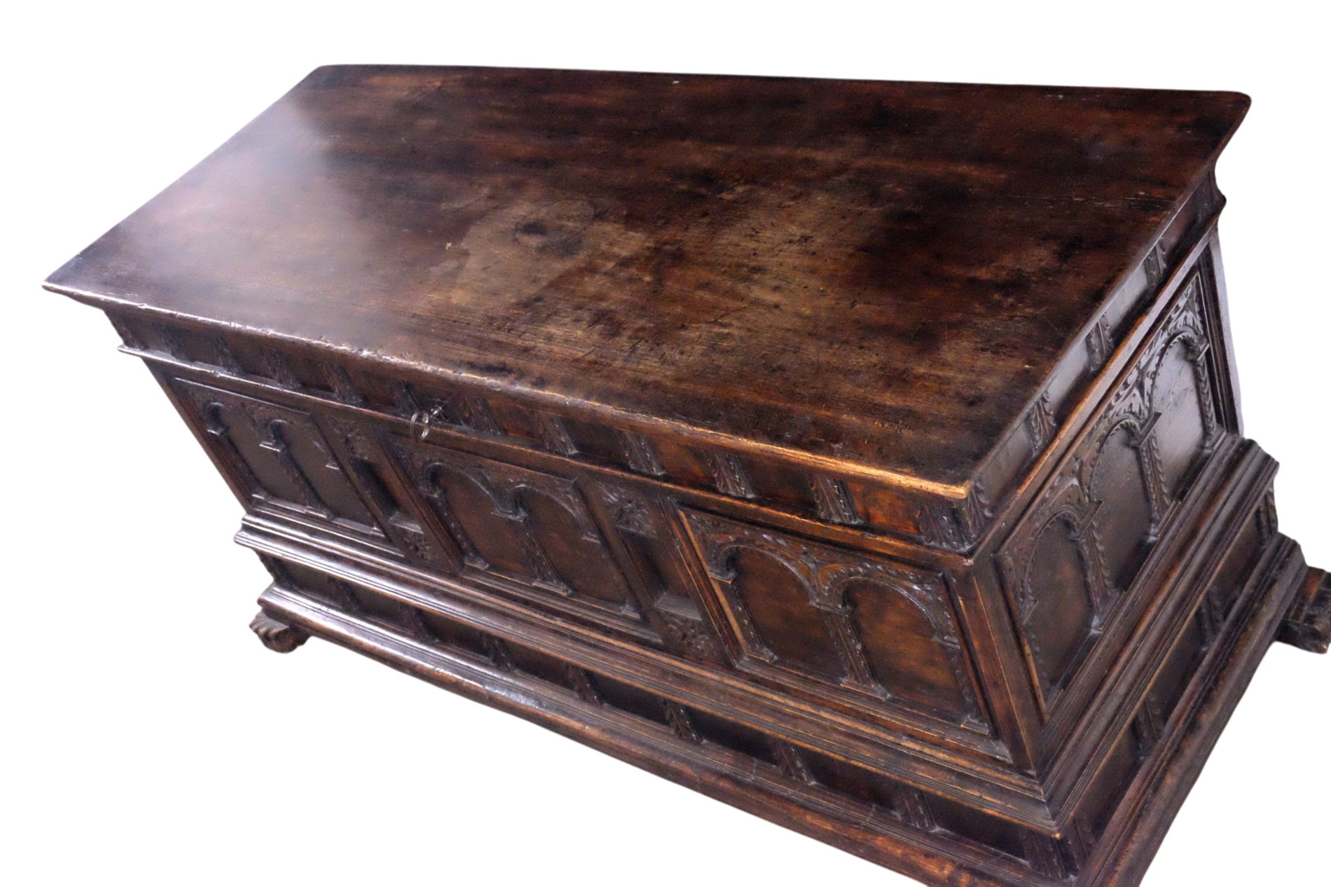 Italia Cassone walnut 18th century 