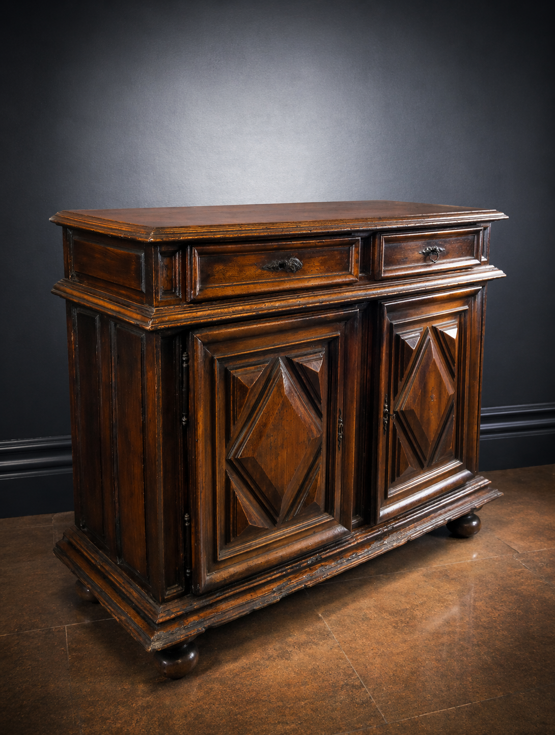Italian Sideboard walnut 18th century 