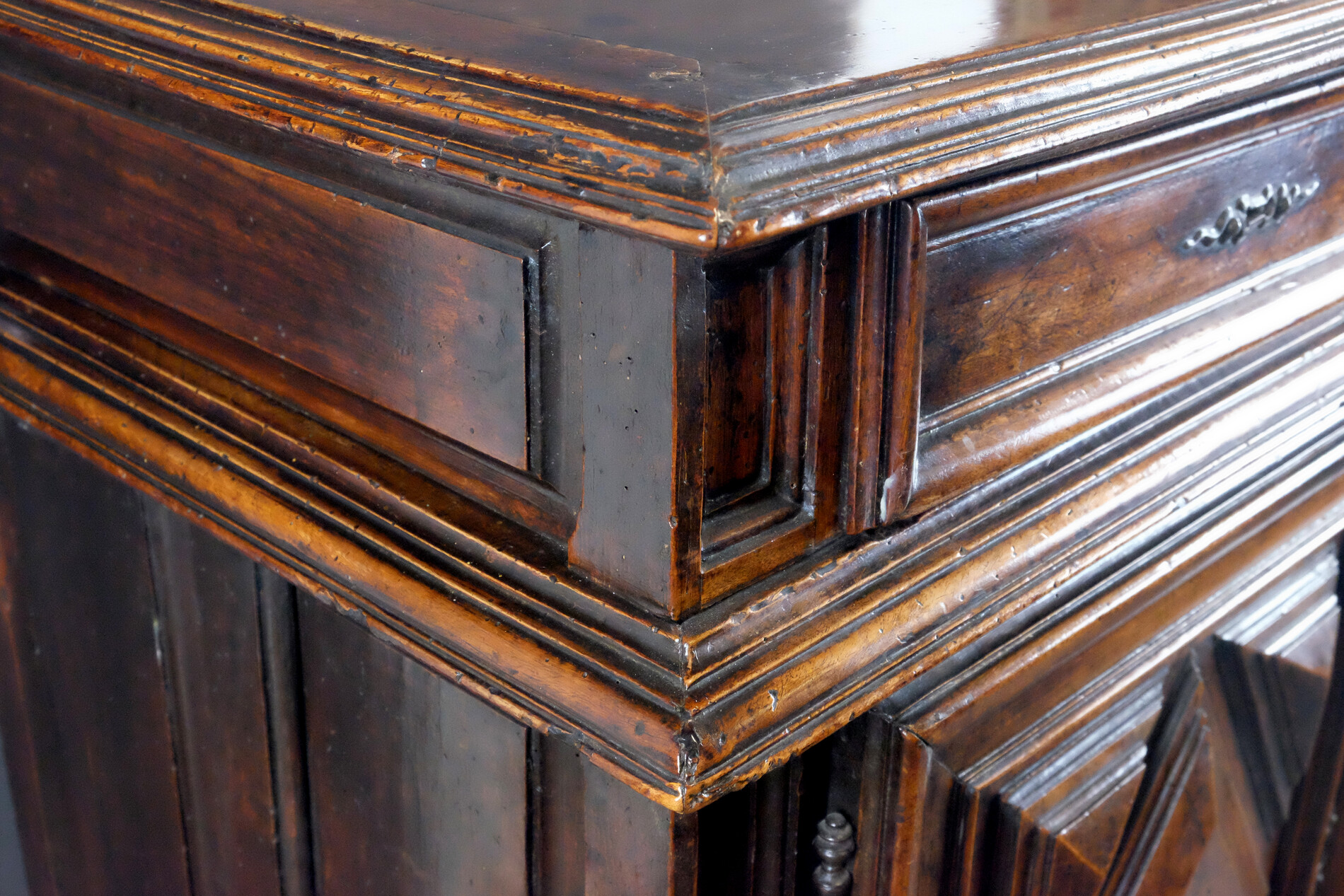 Italian Sideboard walnut 18th century 