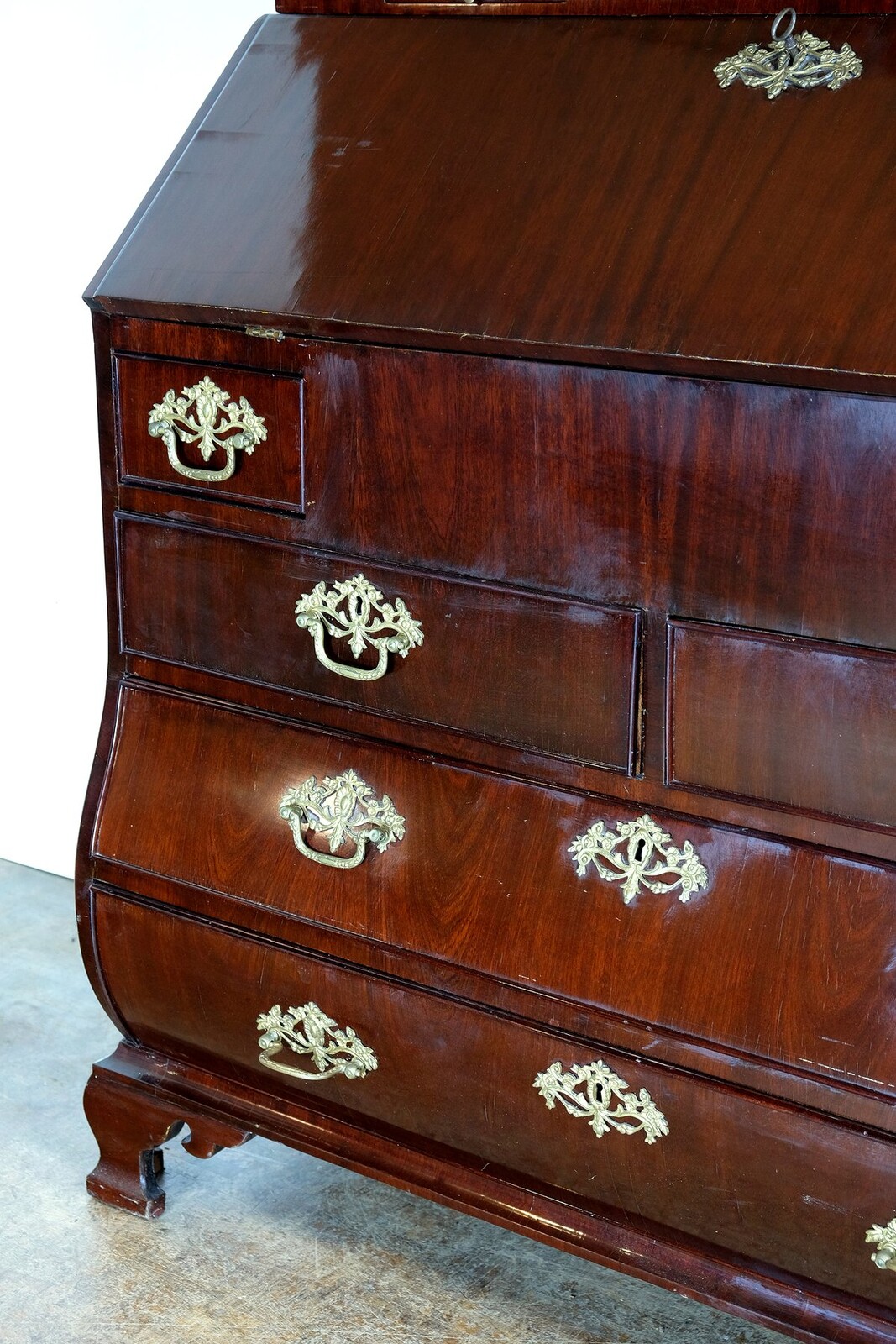 Secretary with writing flap in beautiful burr walnut.