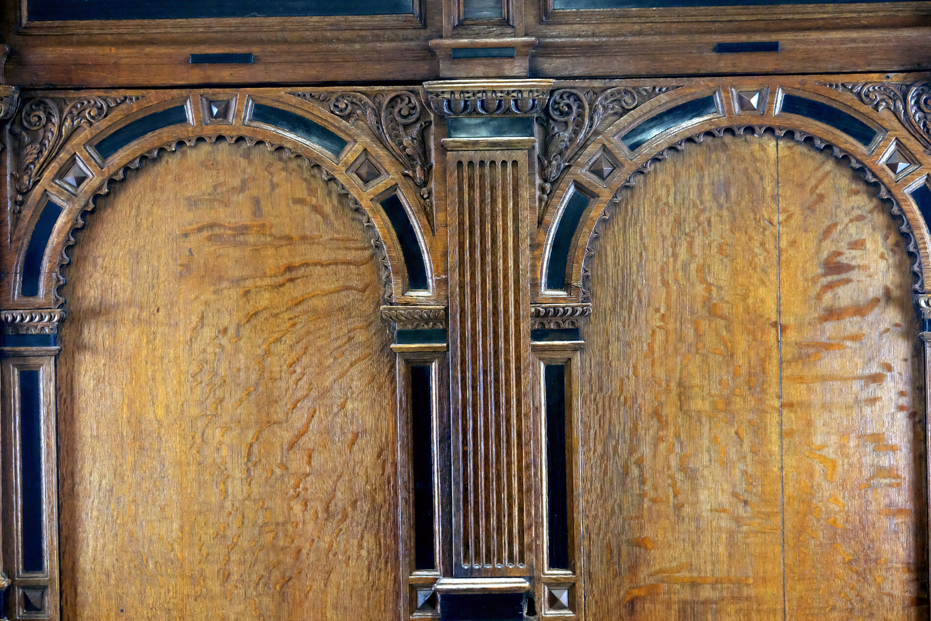 Toogkast, Arched Doors Cabinet