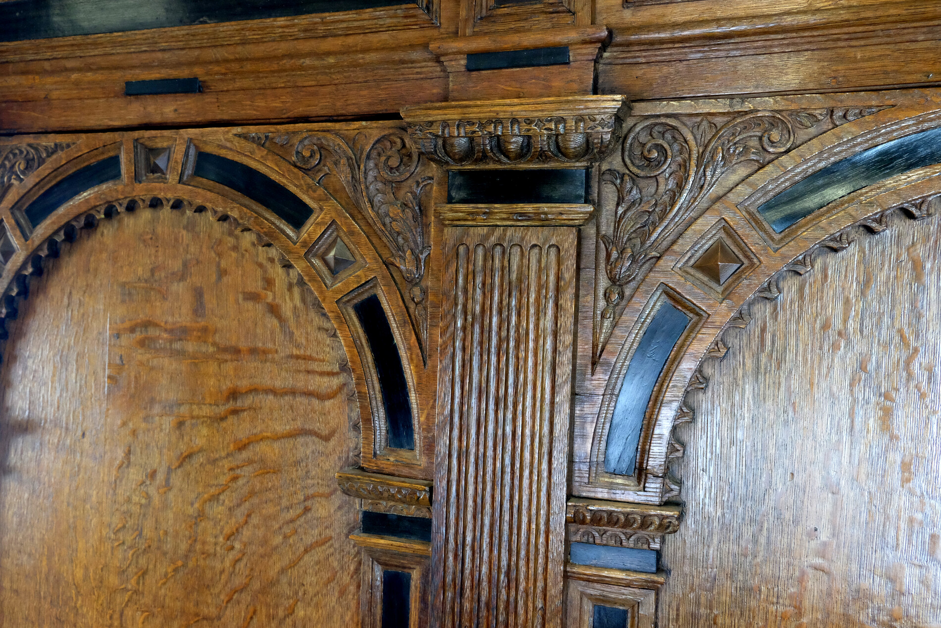 Toogkast, Arched Doors Cabinet