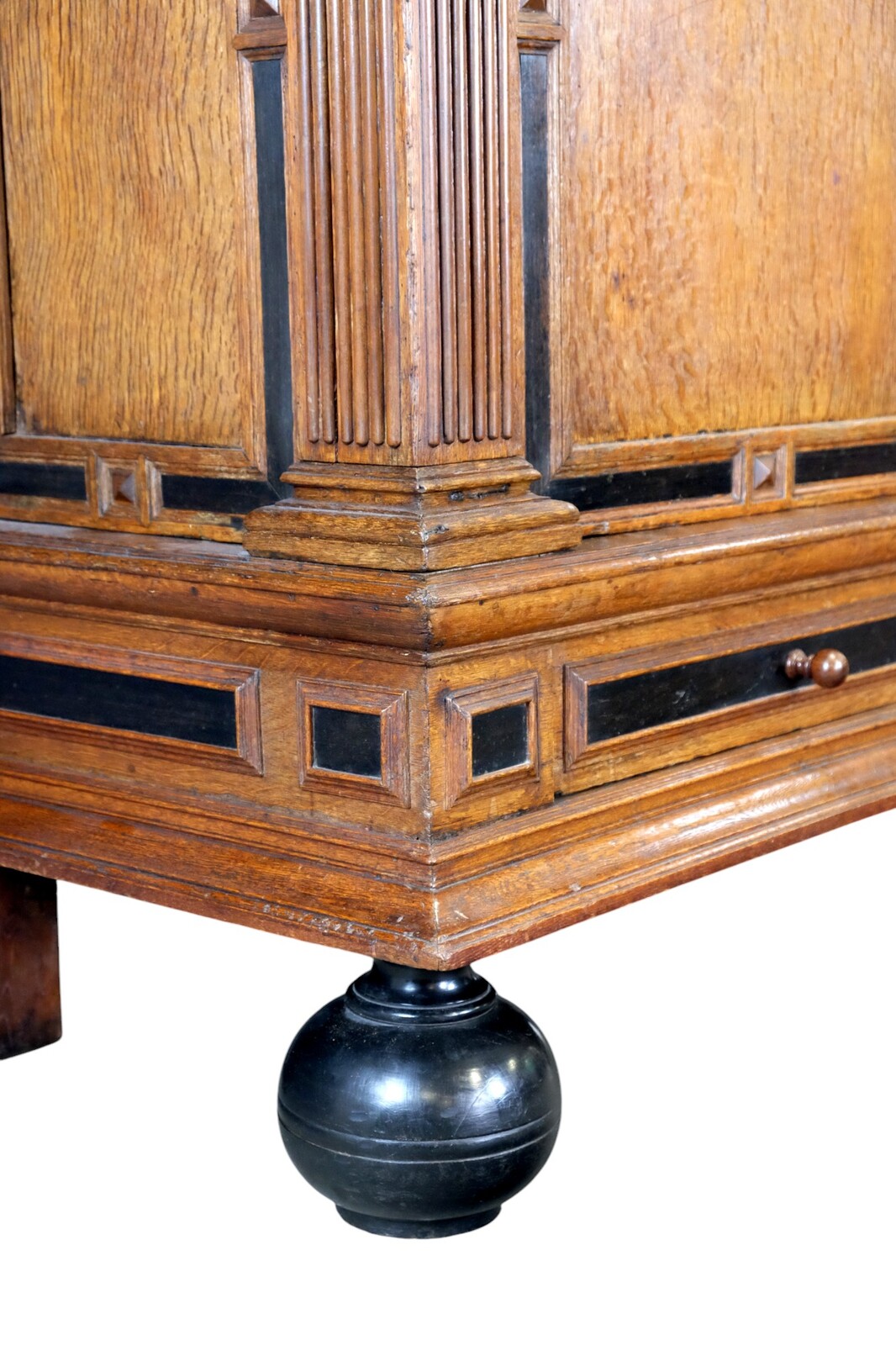 Toogkast, Arched Doors Cabinet