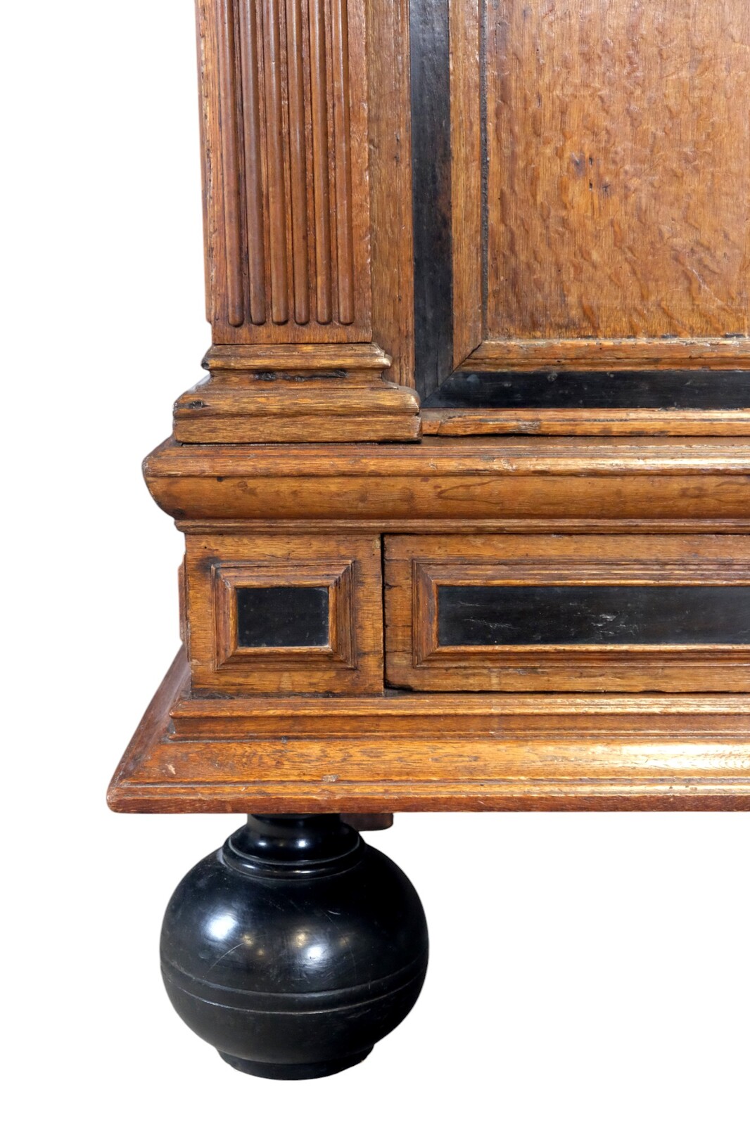 Toogkast, Arched Doors Cabinet