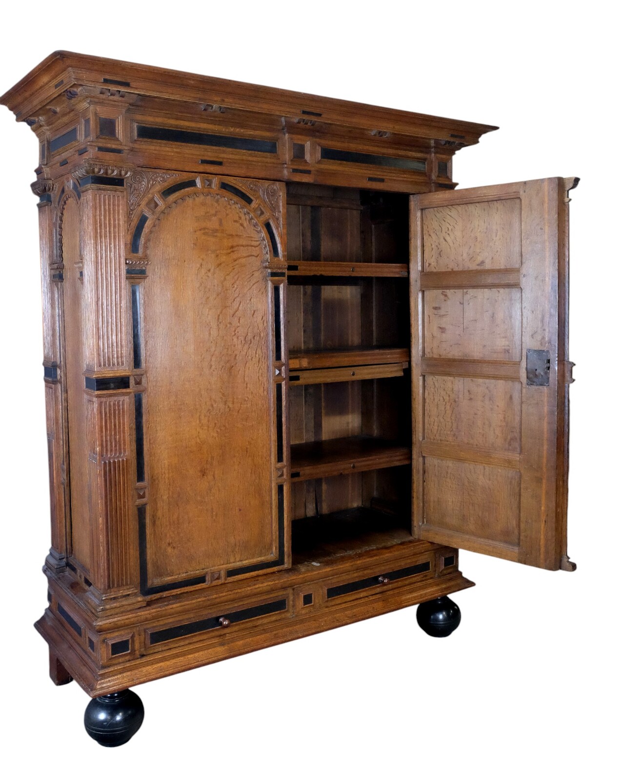 Toogkast, Arched Doors Cabinet