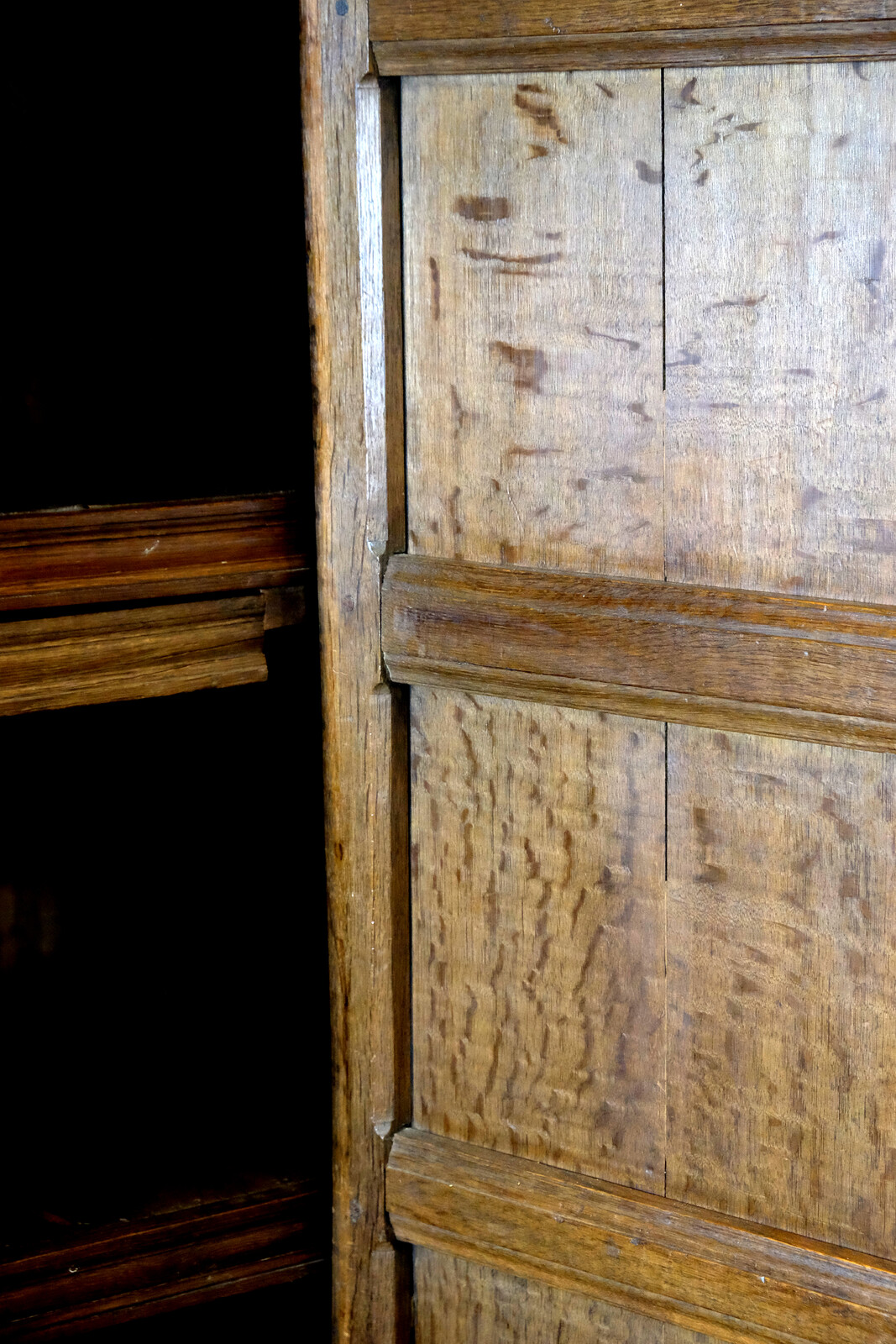 Toogkast, Arched Doors Cabinet