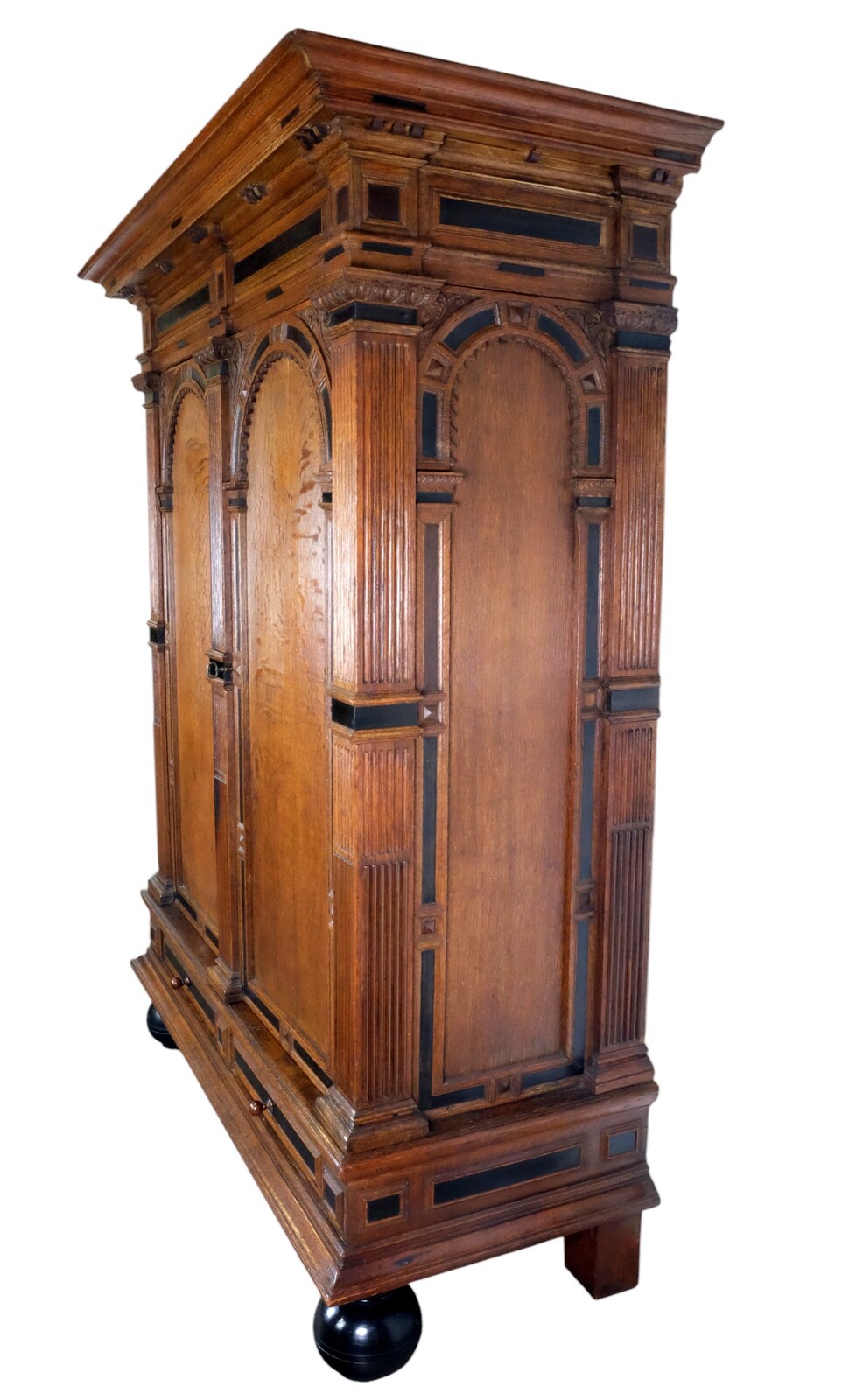 Toogkast, Arched Doors Cabinet