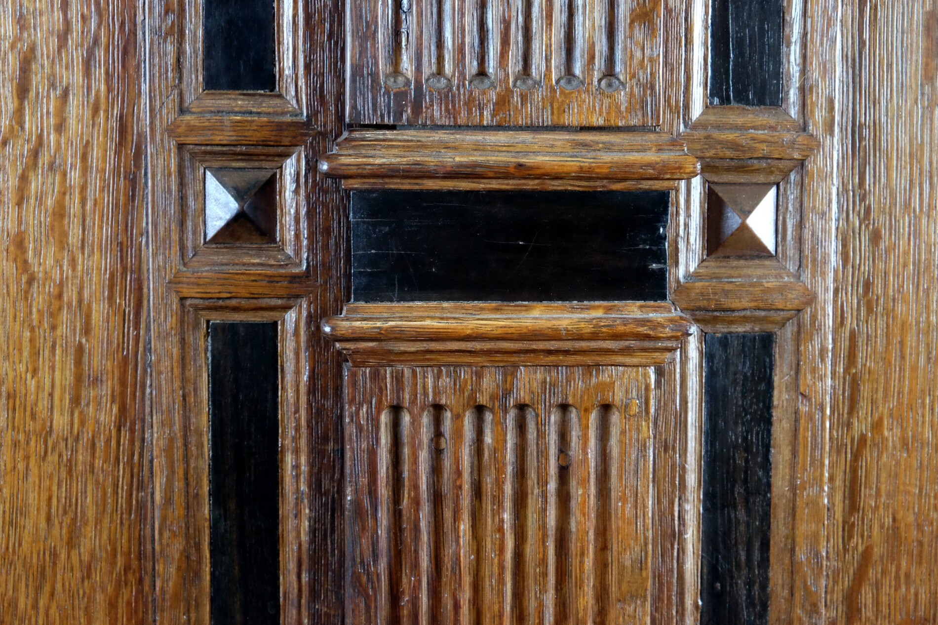 Toogkast, Arched Doors Cabinet
