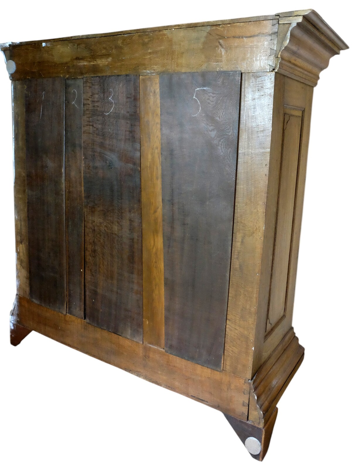wardrobe from the Elzas
