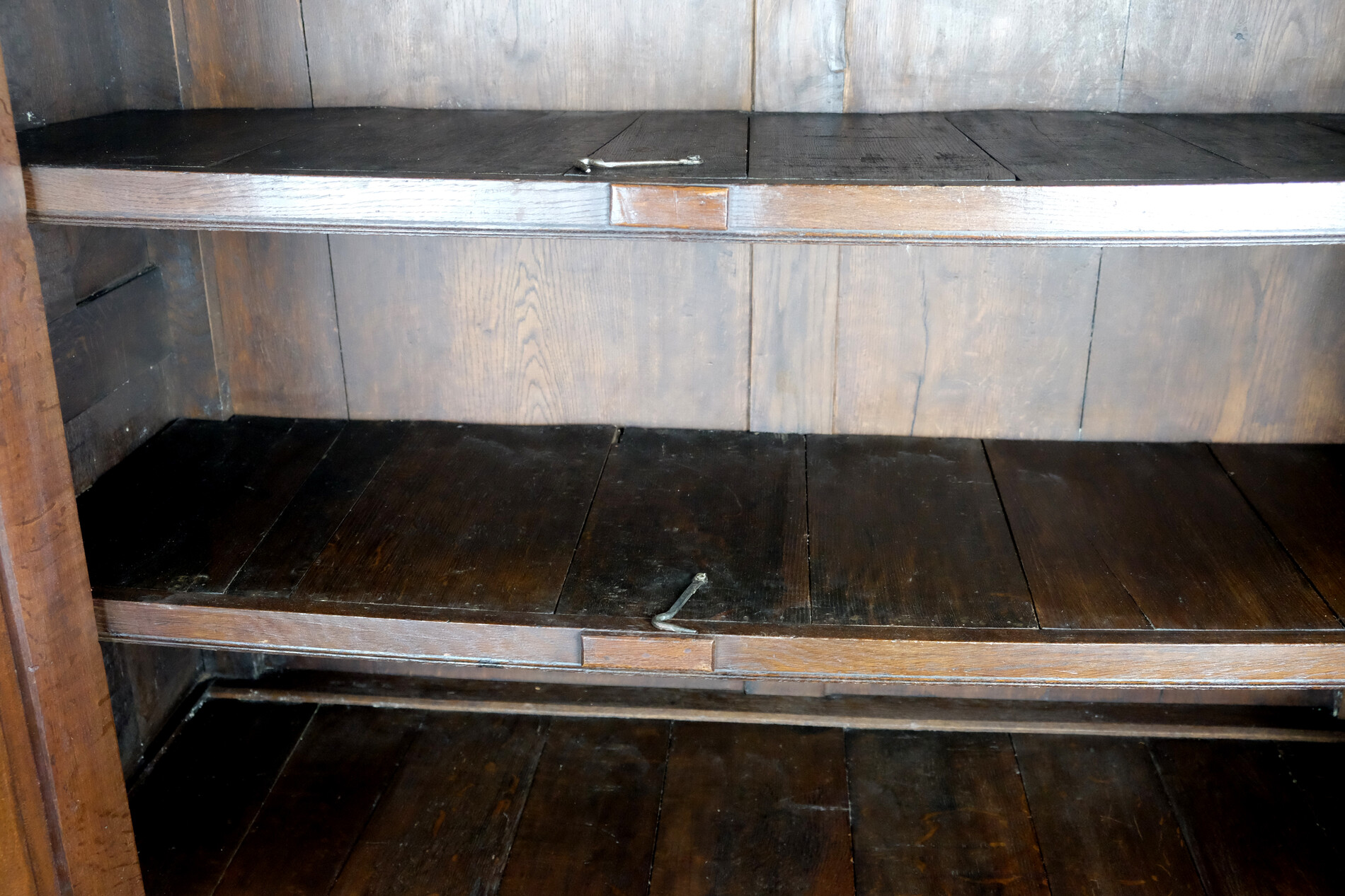 Zeeland 17th century Kussenkast 