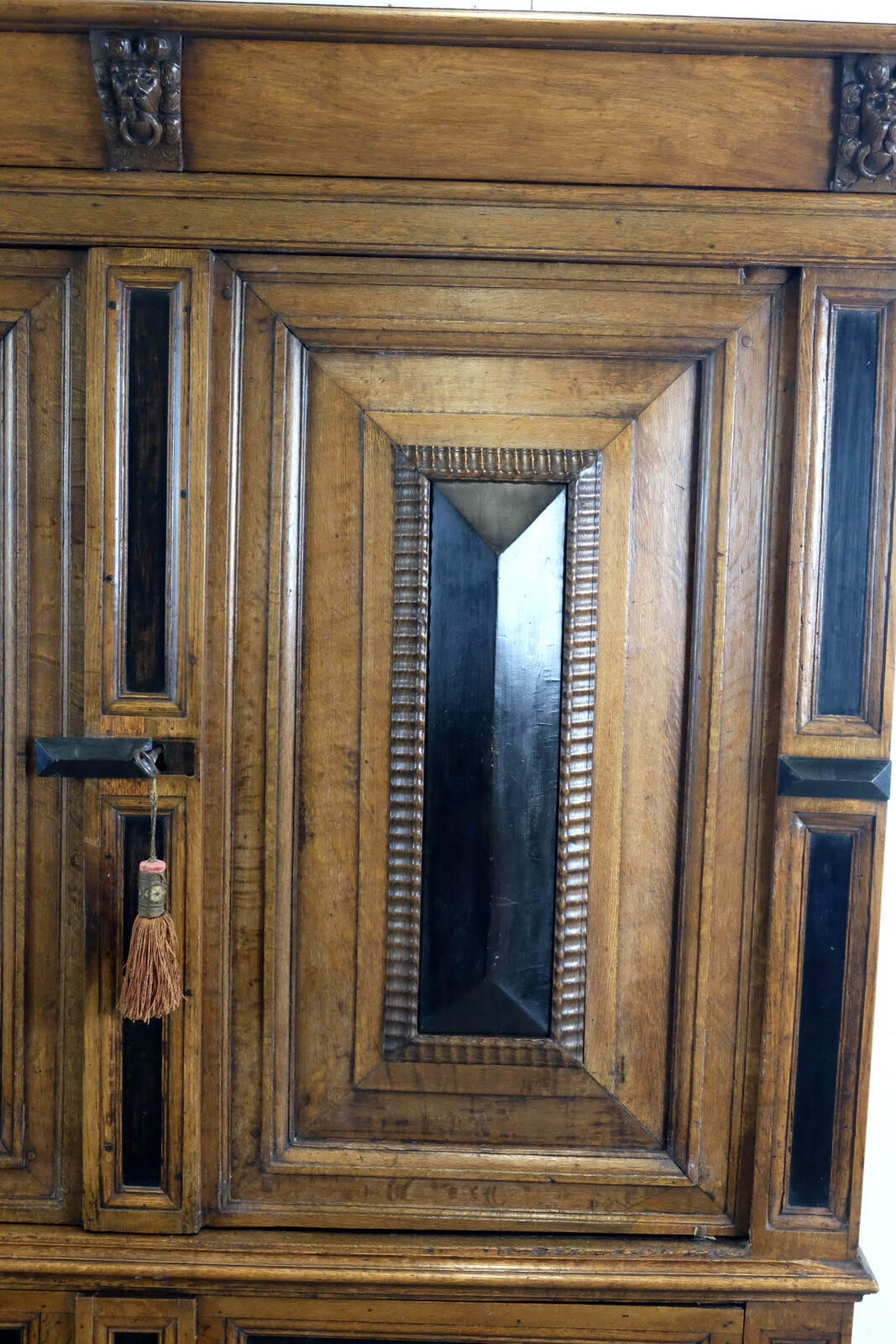 Zeeland 17th century Kussenkast 