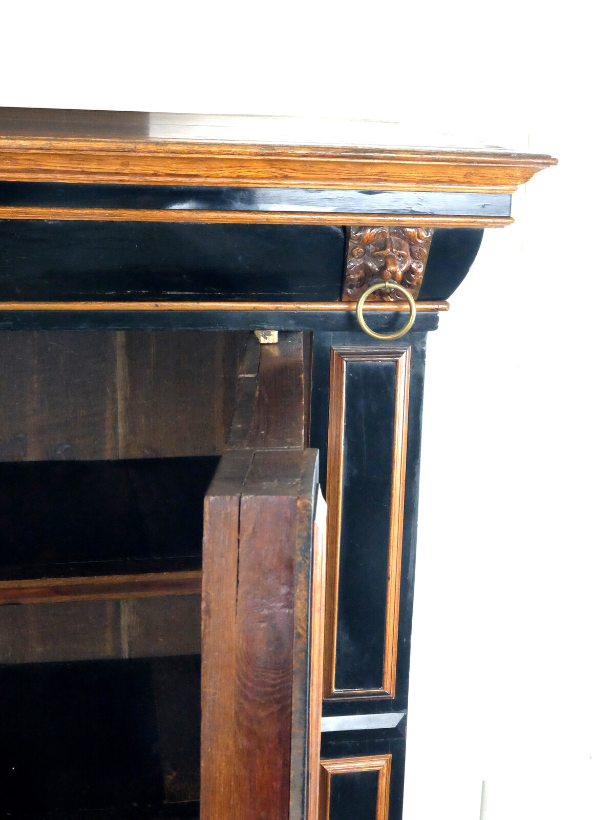 Zeeland Kussenkast, 17th century 