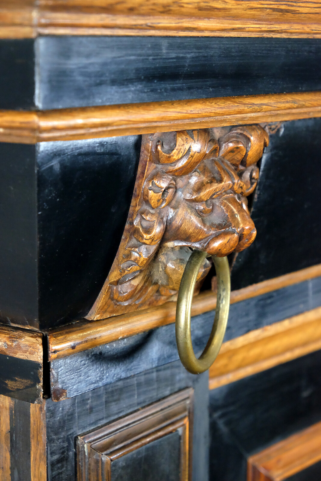 Zeeland Kussenkast, 17th century 