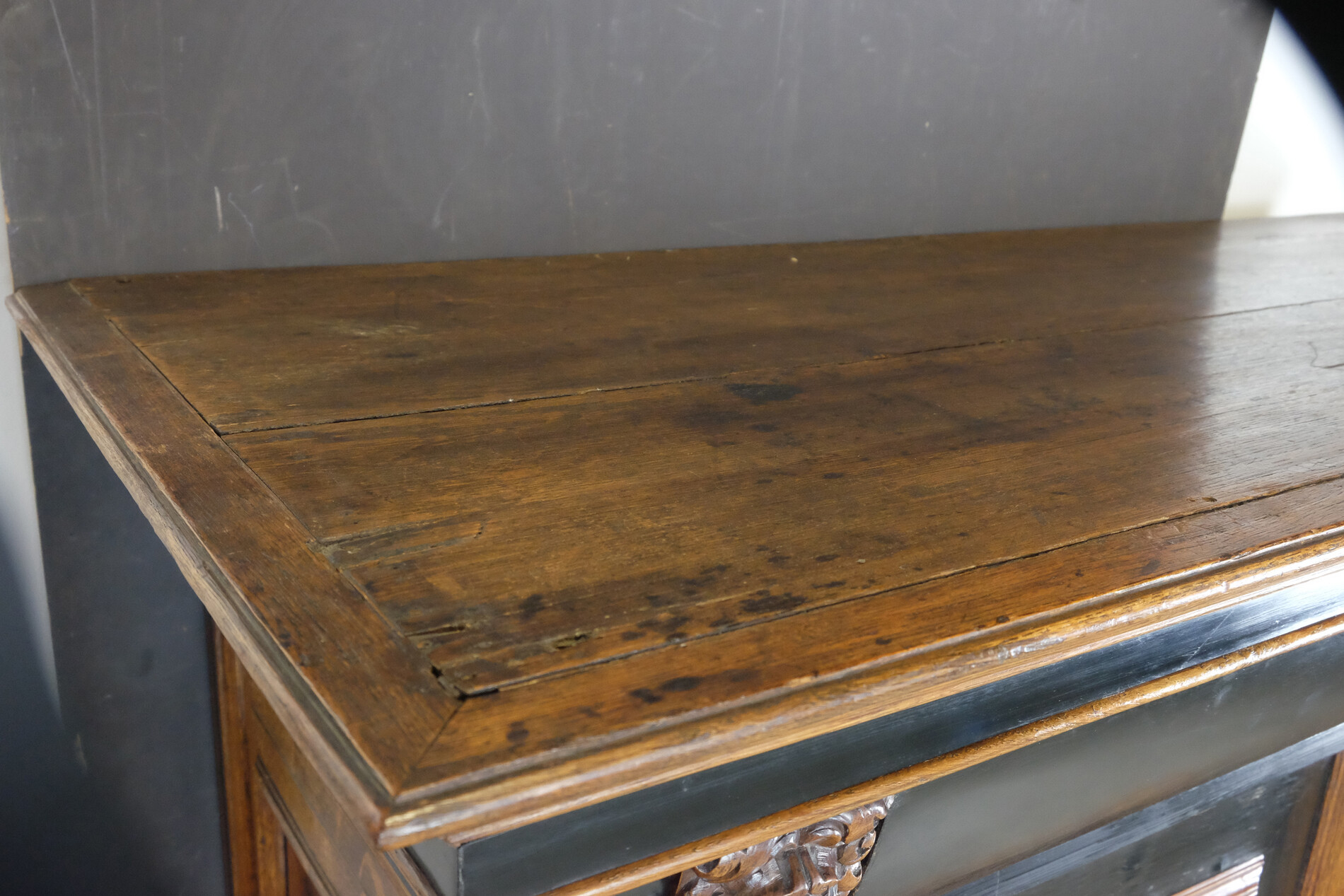 Zeeland Kussenkast, 17th century 